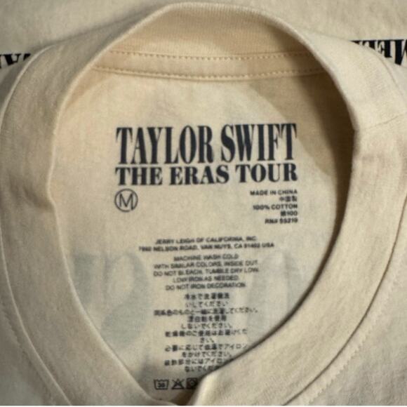 Taylor Swift The Eras Tour Beige T-Shirt sz Medium NEW Authentic Venue Exclusive - Picture 3 of 6